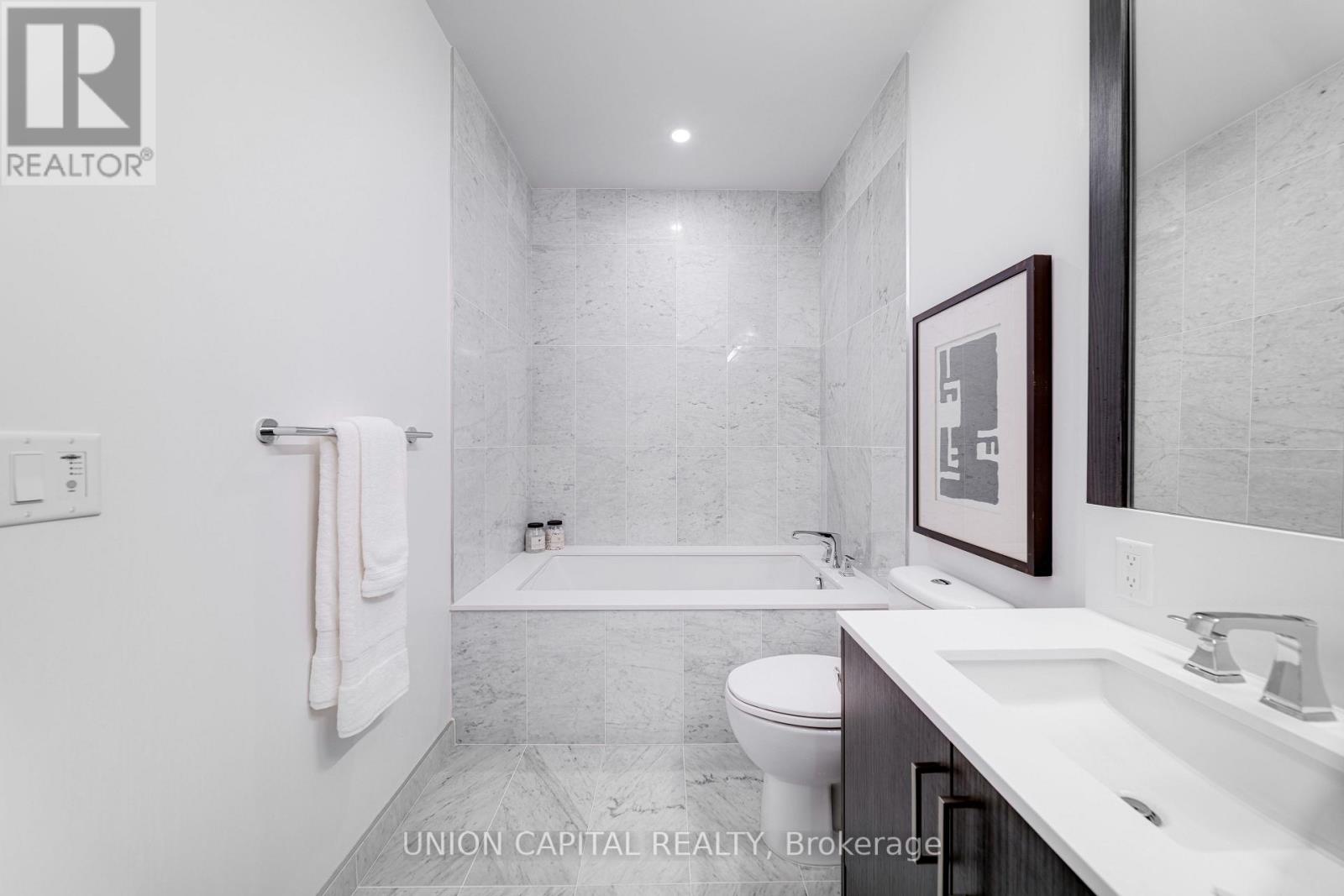 #120 25 ADRA GRADO WAY - 23