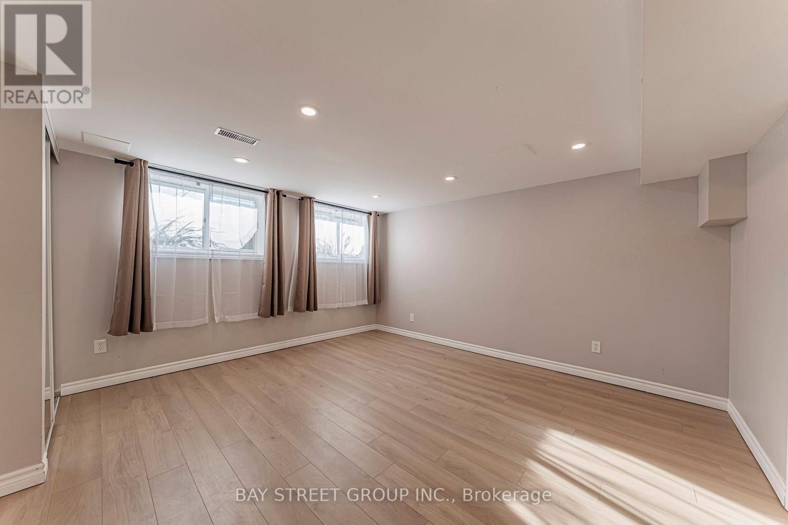 1111 KENT AVENUE - 31