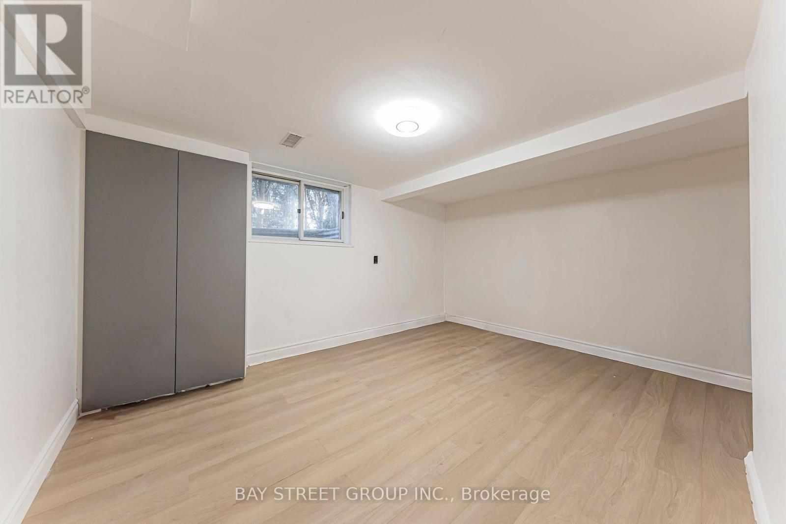 Photo 41 of 1111 Kent Avenue, Oakville (CP College Park)