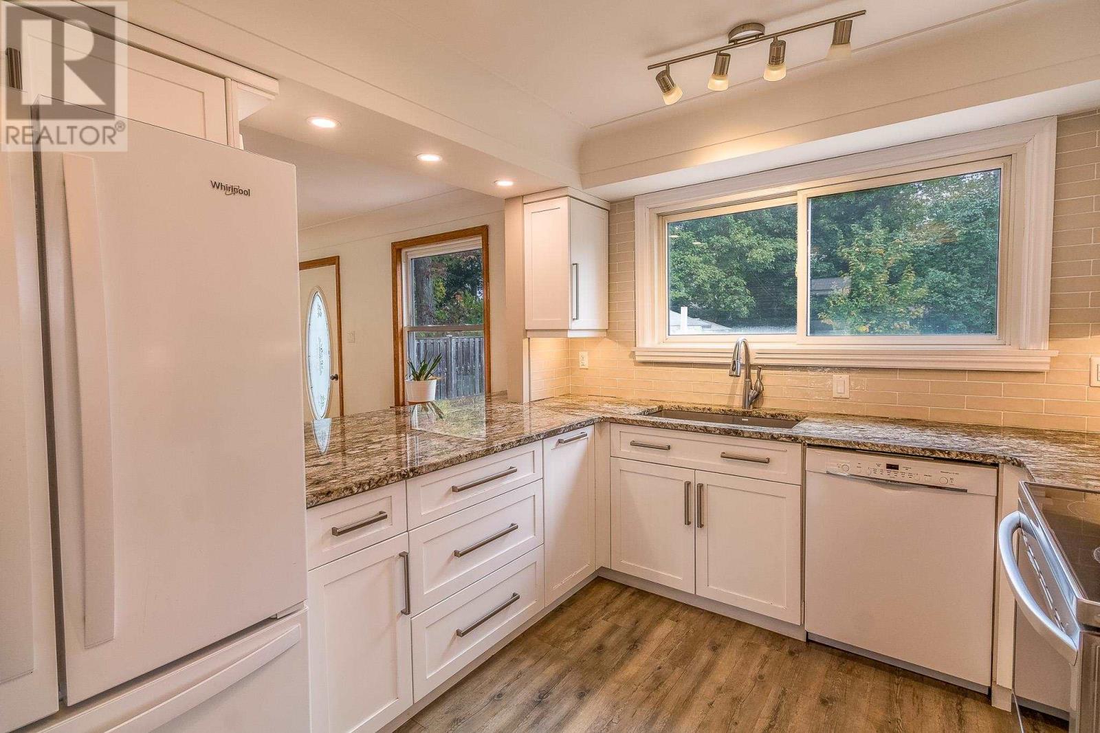 134 Florwin DR - 12