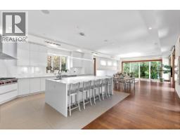 388 Hidhurst Place, West Vancouver, BC V7S1K1 Photo 10