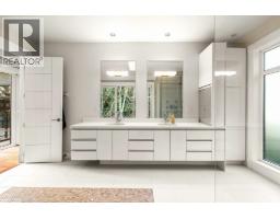 388 Hidhurst Place, West Vancouver, BC V7S1K1 Photo 19