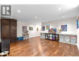 388 Hidhurst Place, West Vancouver, BC V7S1K1 Photo 35