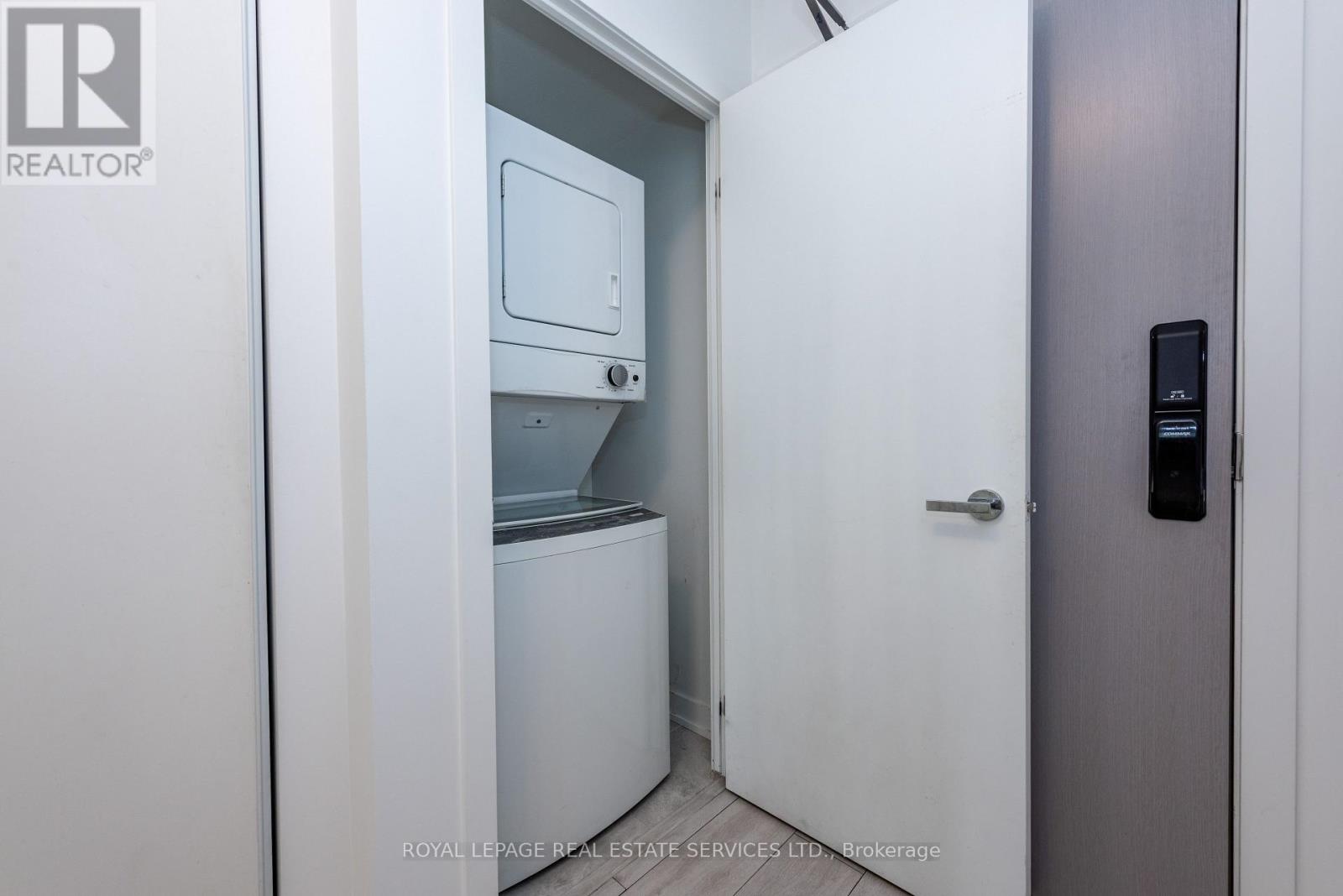 #A224 3210 DAKOTA COMMON - 13