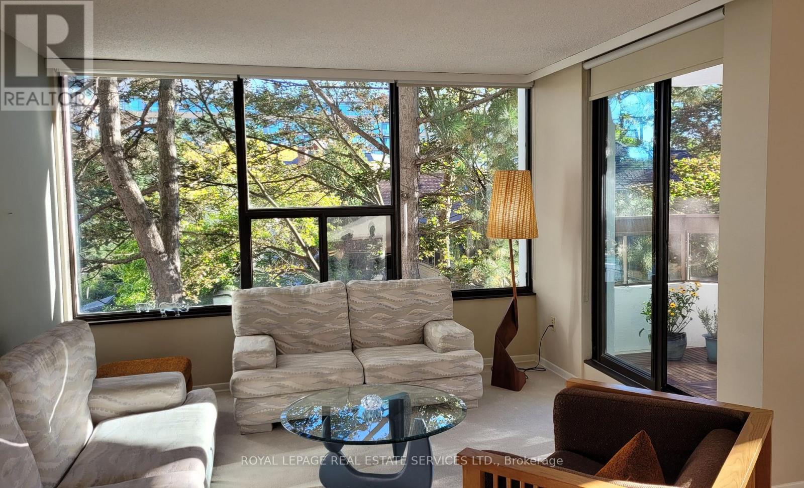 80 Quebec Avenue — photo 4