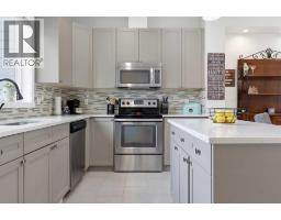 4pc Bathroom - 611 Walden Drive Se, Calgary, AB T2X0M7 Photo 6