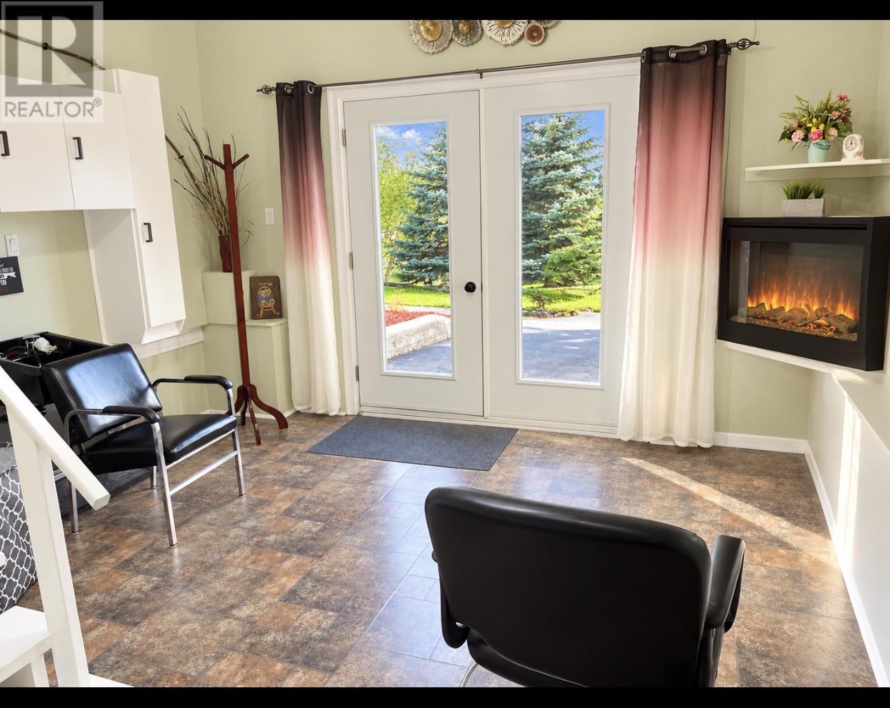 51 Main Street - 23