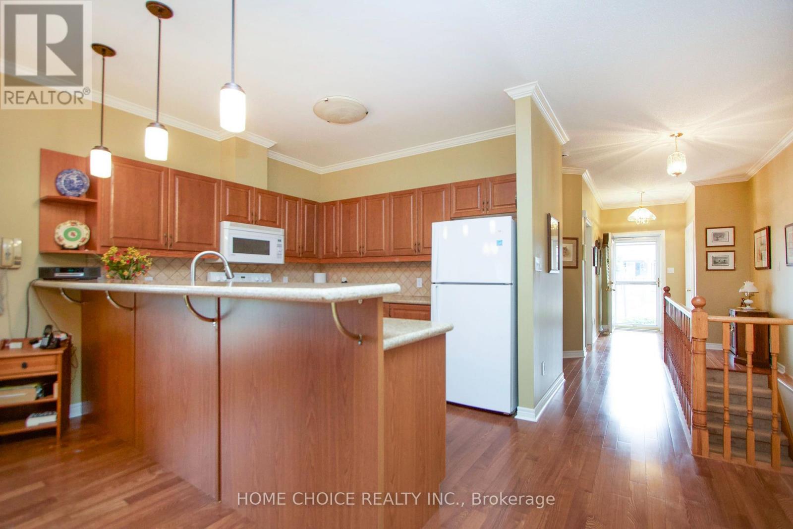 8 Hinkley Trail, Clarington, ON photo 11