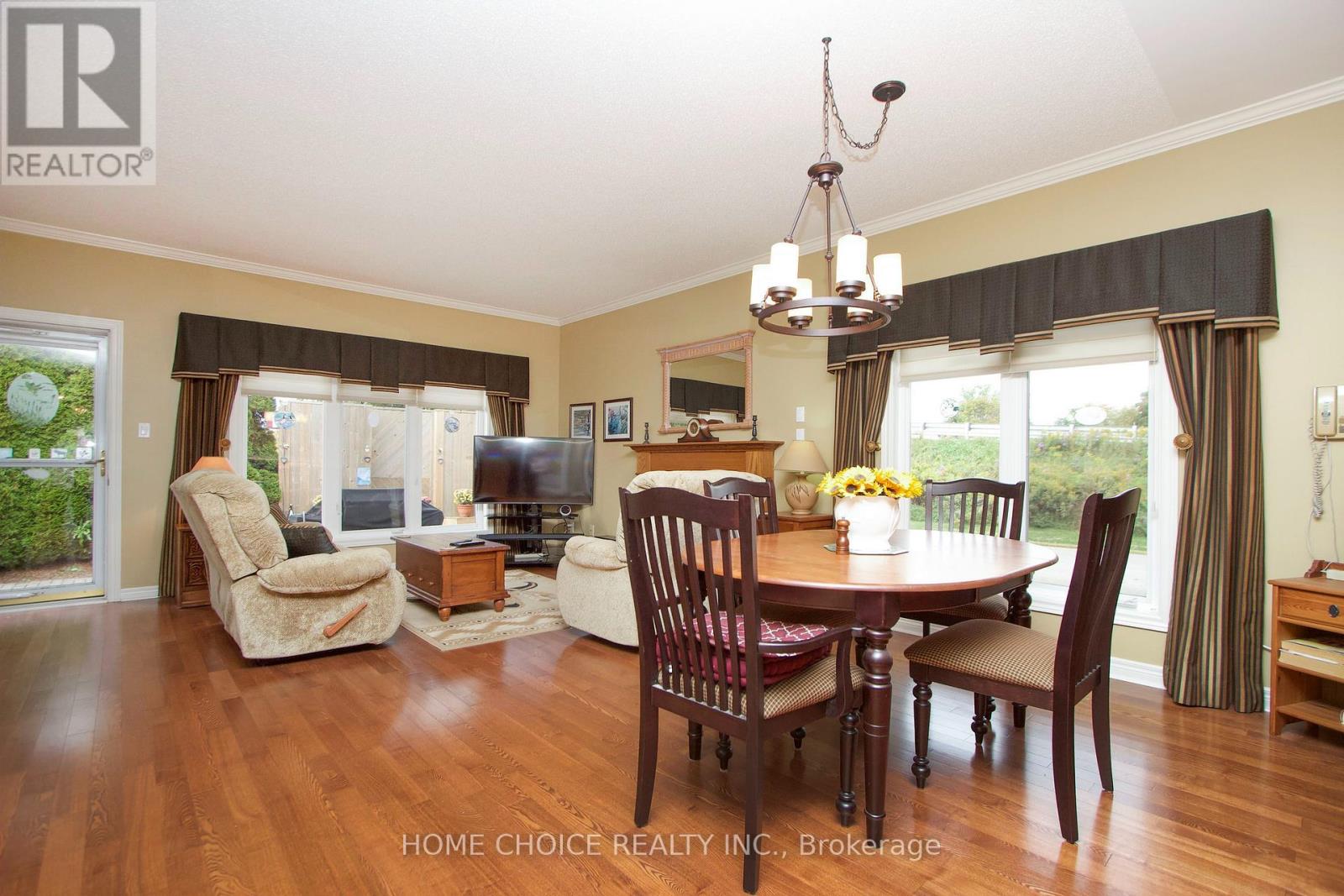 8 Hinkley Trail, Clarington, ON photo 13