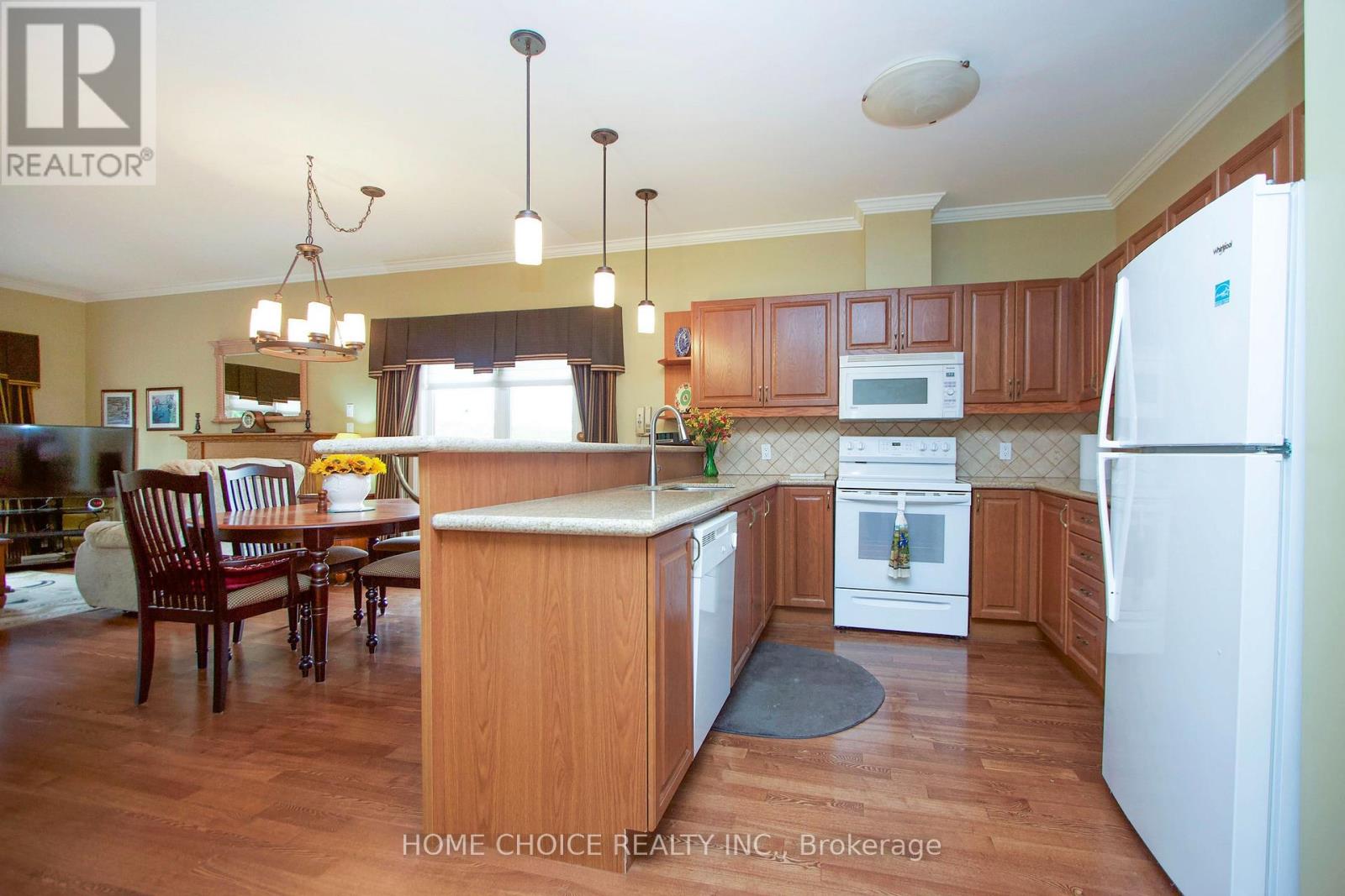 8 Hinkley Trail, Clarington, ON photo 9