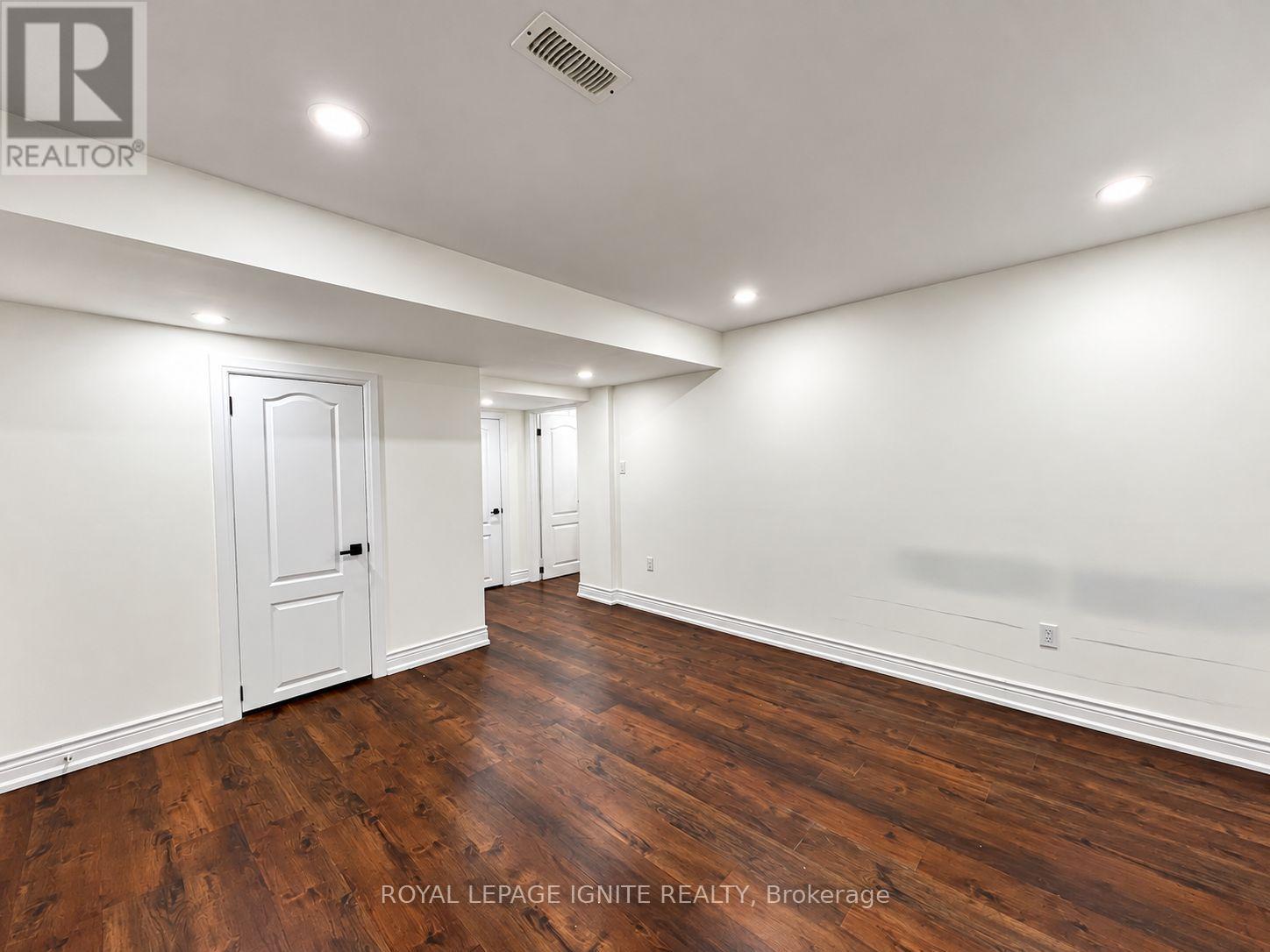 7 Aquilina Court, Ajax, ON photo 4