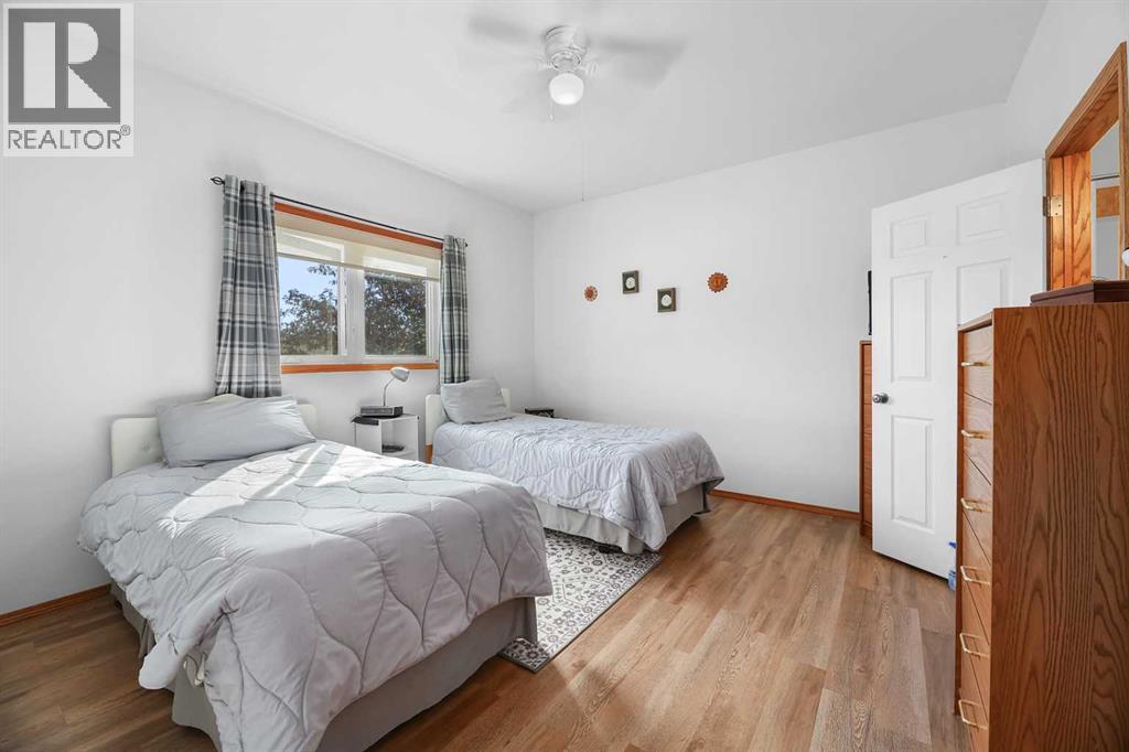 41 Ebony Street - 12