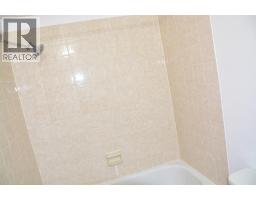101-215, 10118 100 Avenue, Peace River, AB T8S1R3 Photo 12