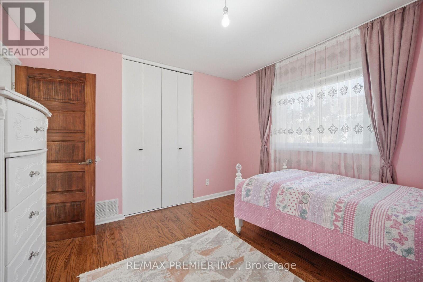 91 WIGMORE DRIVE - 22