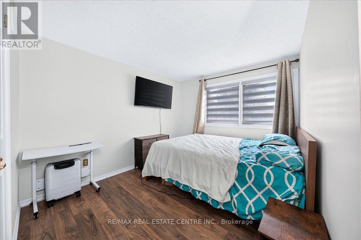 257 WRIGHT CRESCENT - 33