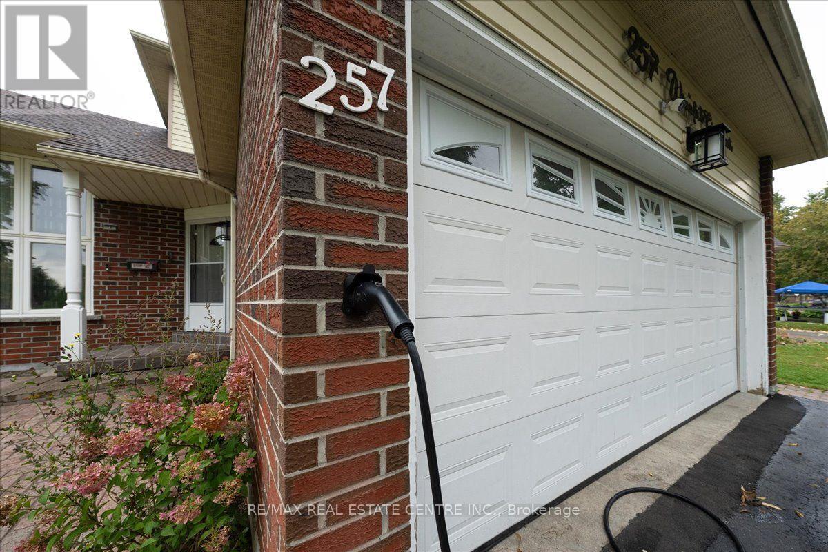 257 WRIGHT CRESCENT - 5