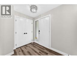135 Whiteview Close NE - photo 4