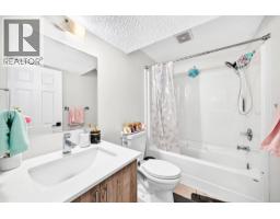 135 Whiteview Close NE - photo 38