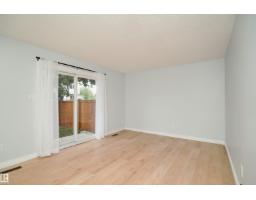 1679 Lakewood Rd S Nw, Edmonton, AB T6K3B9 Photo 9