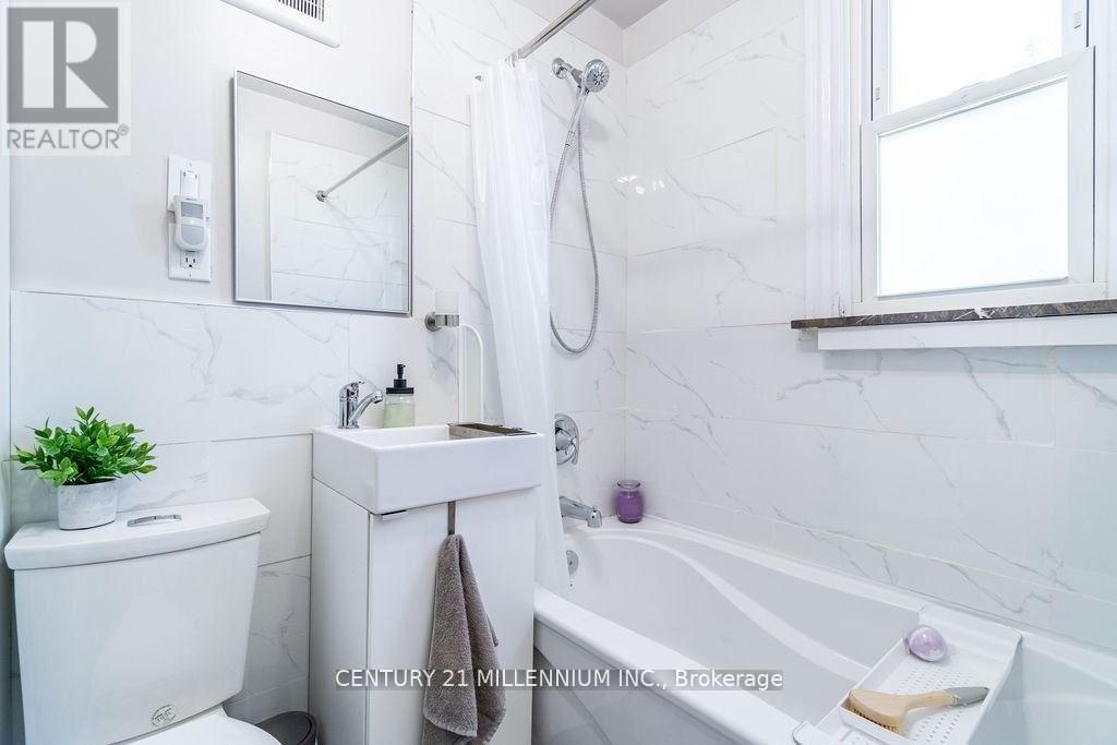 20 DICKSON STREET - 16