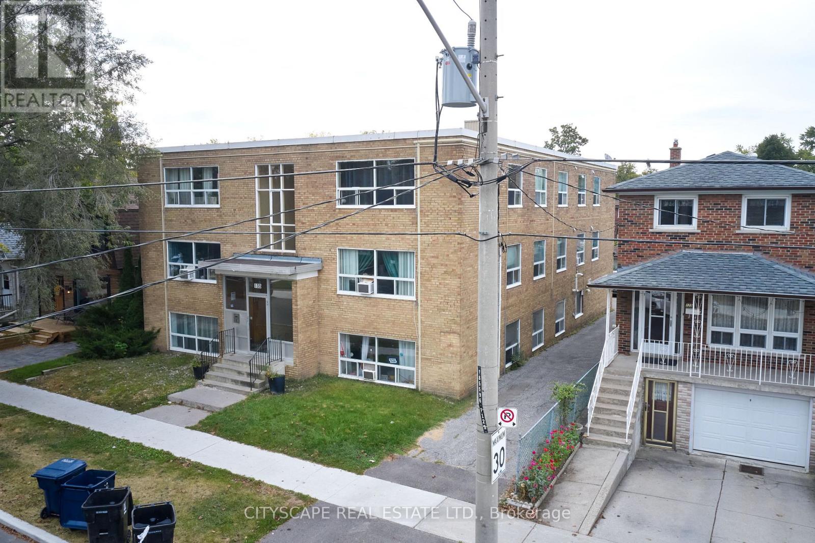 Listing photo of 135 SAMMON AVENUE