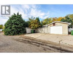 5907 43 Avenue, Camrose, AB T4V0A5 Photo 39