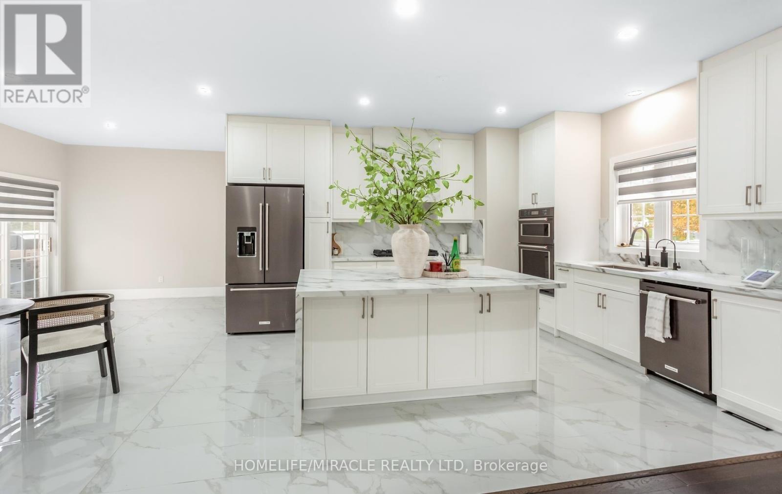 11045 Inglis Drive — photo 17