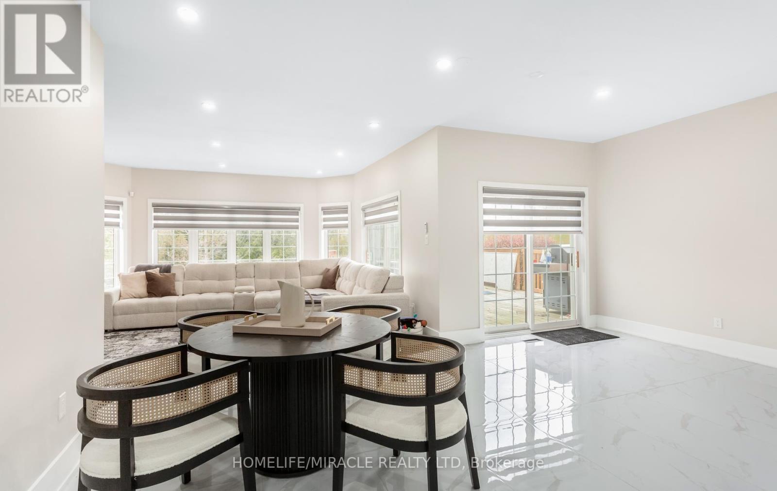 11045 Inglis Drive — photo 20