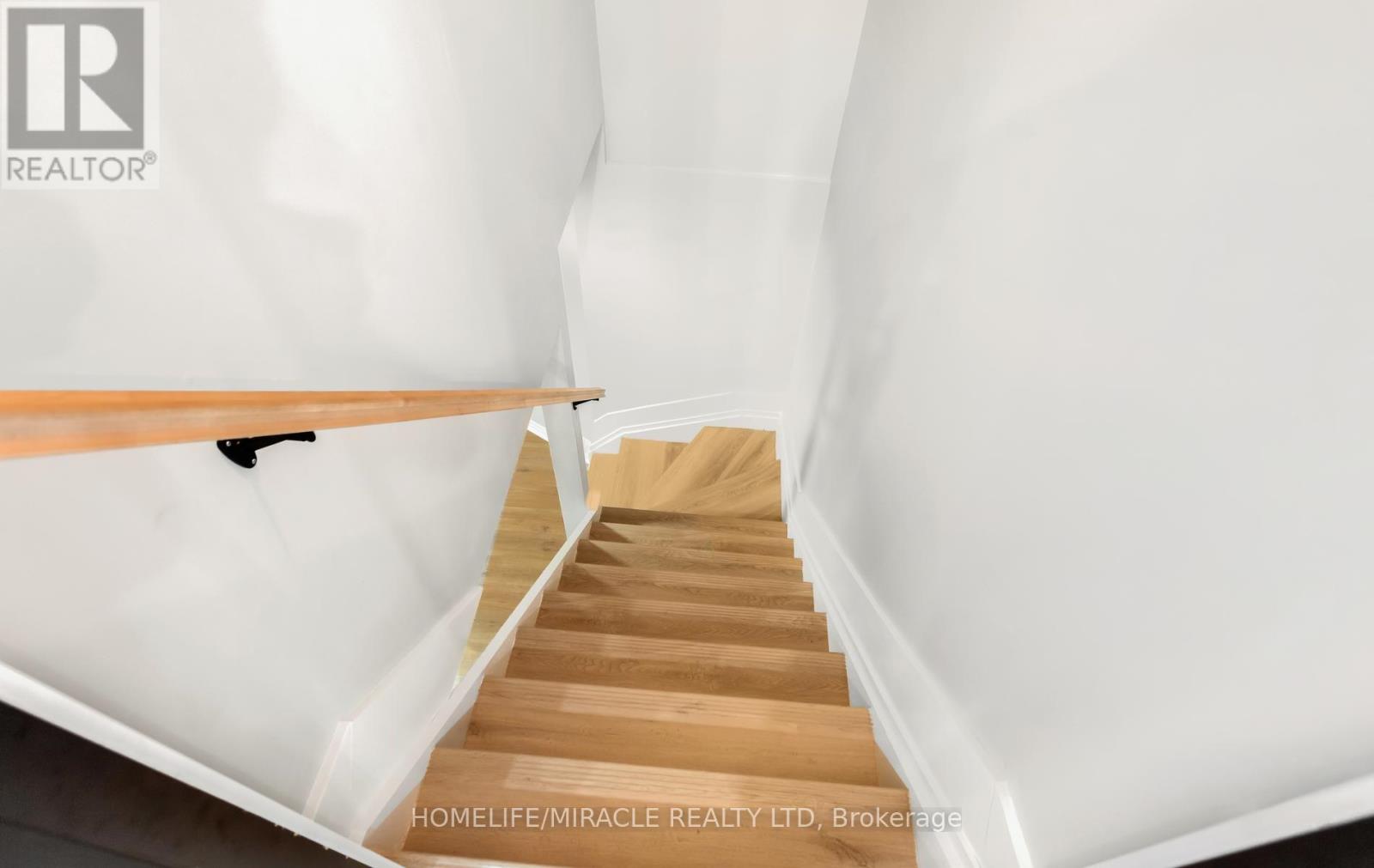 11045 Inglis Drive — photo 37
