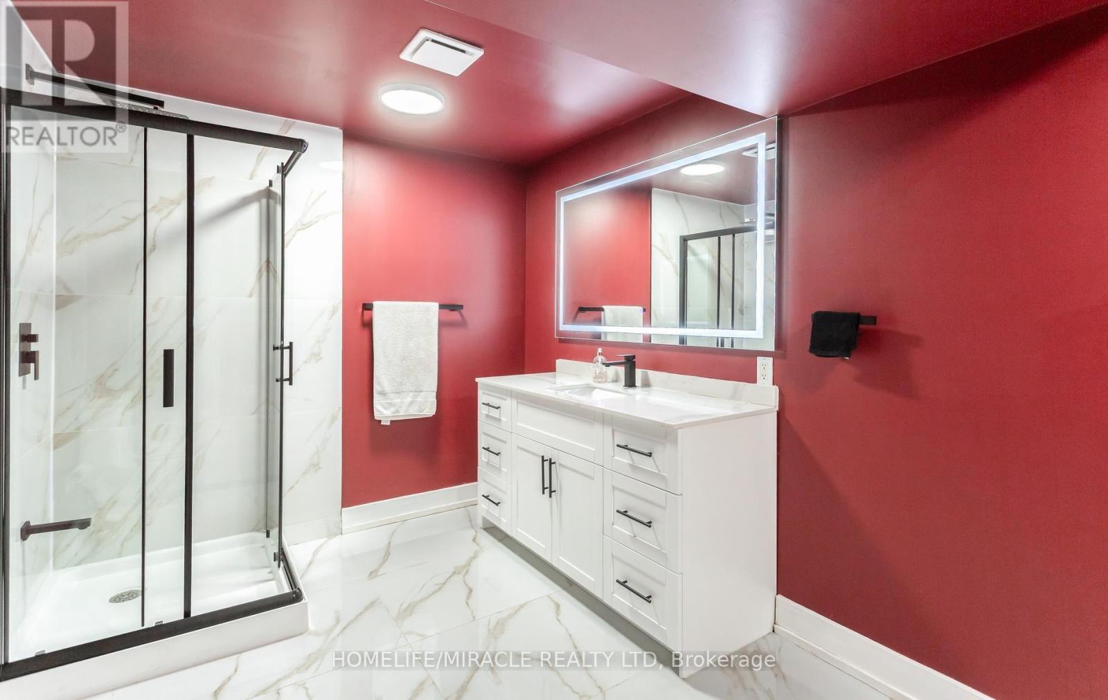 11045 Inglis Drive — photo 44