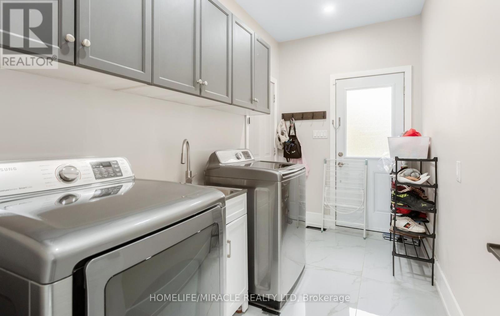 11045 Inglis Drive — photo 36