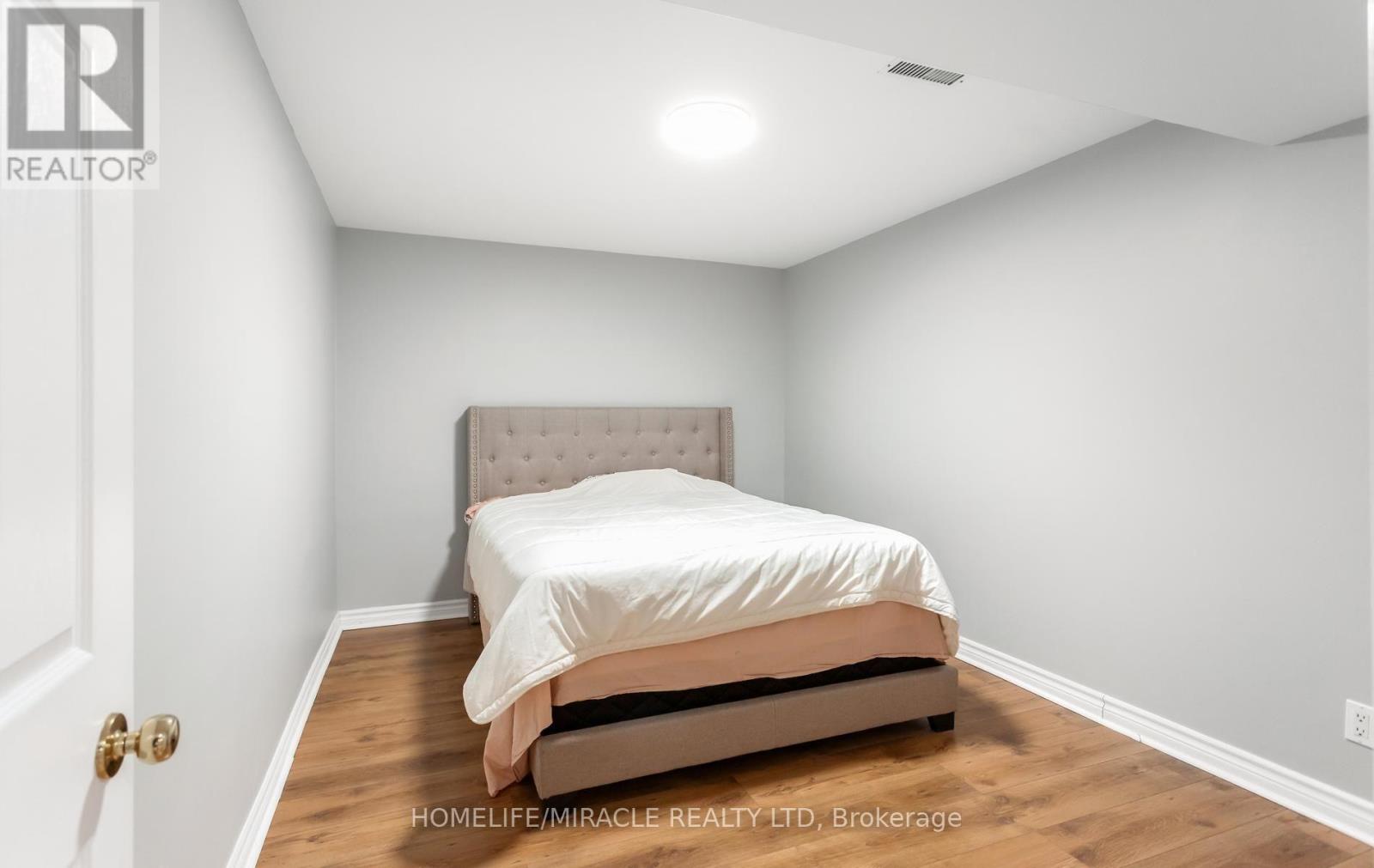 11045 Inglis Drive — photo 43