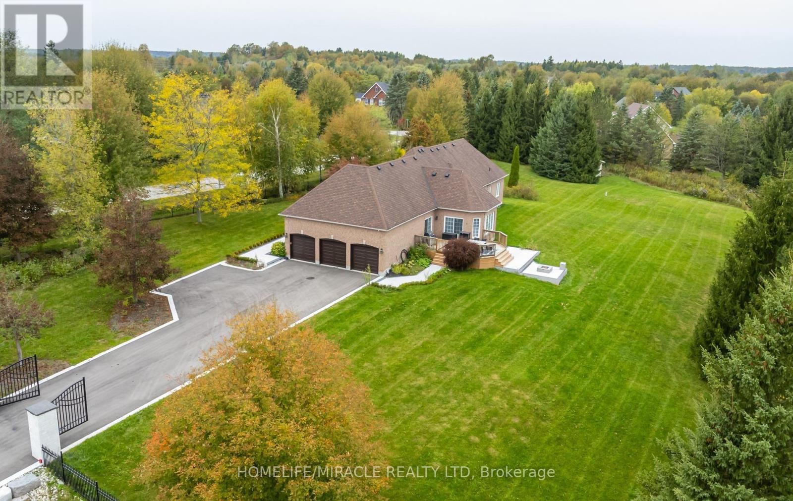 11045 Inglis Drive — photo 49