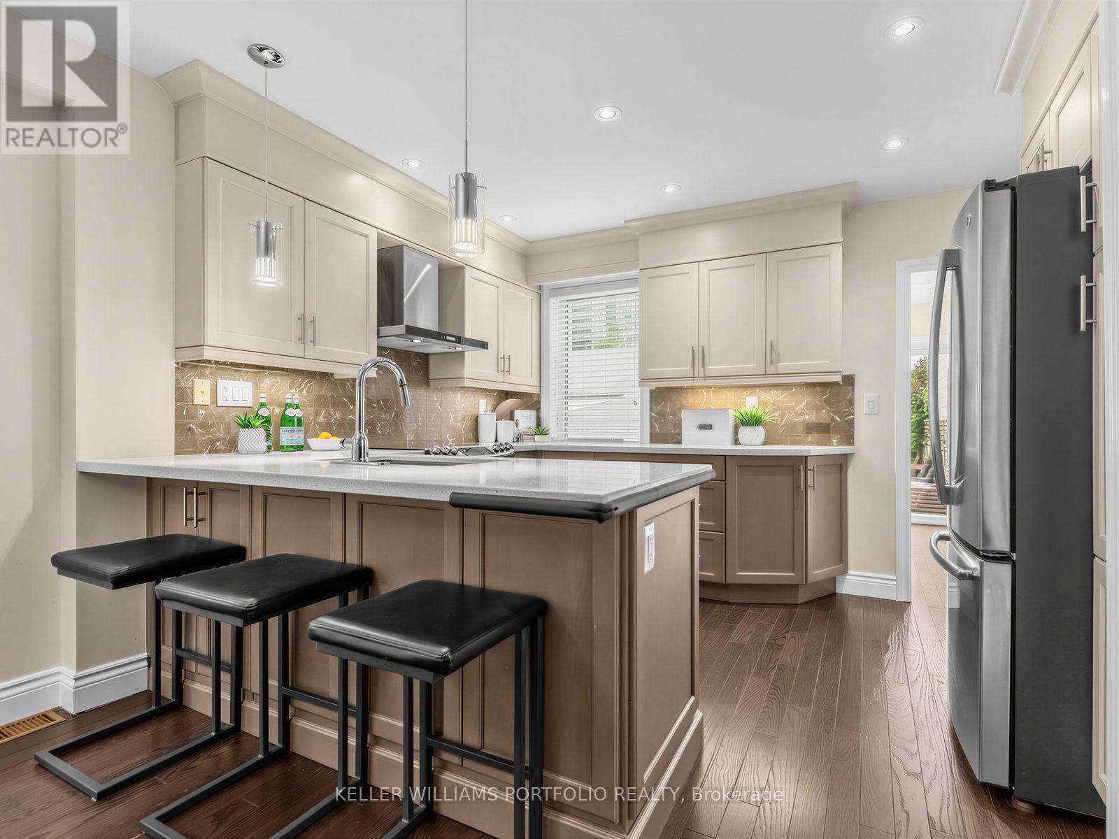 635 GLENHOLME AVENUE - 10
