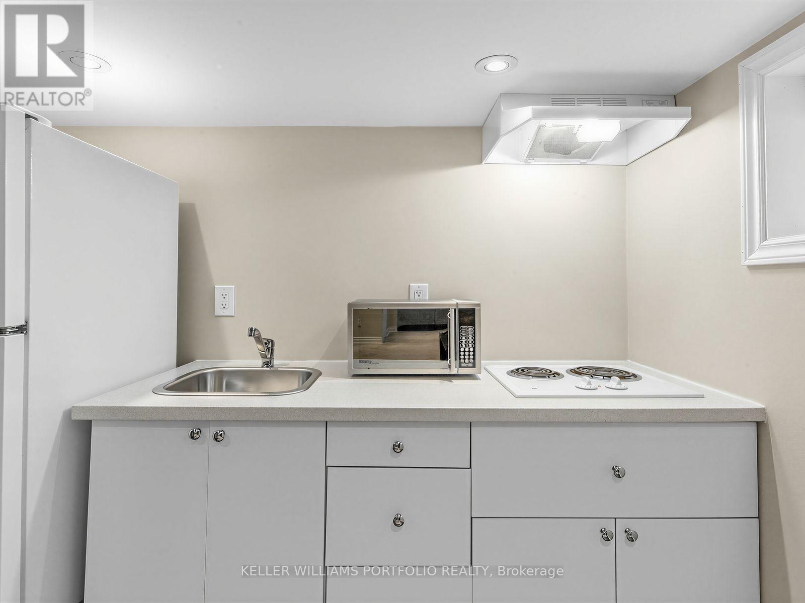 635 GLENHOLME AVENUE - 32