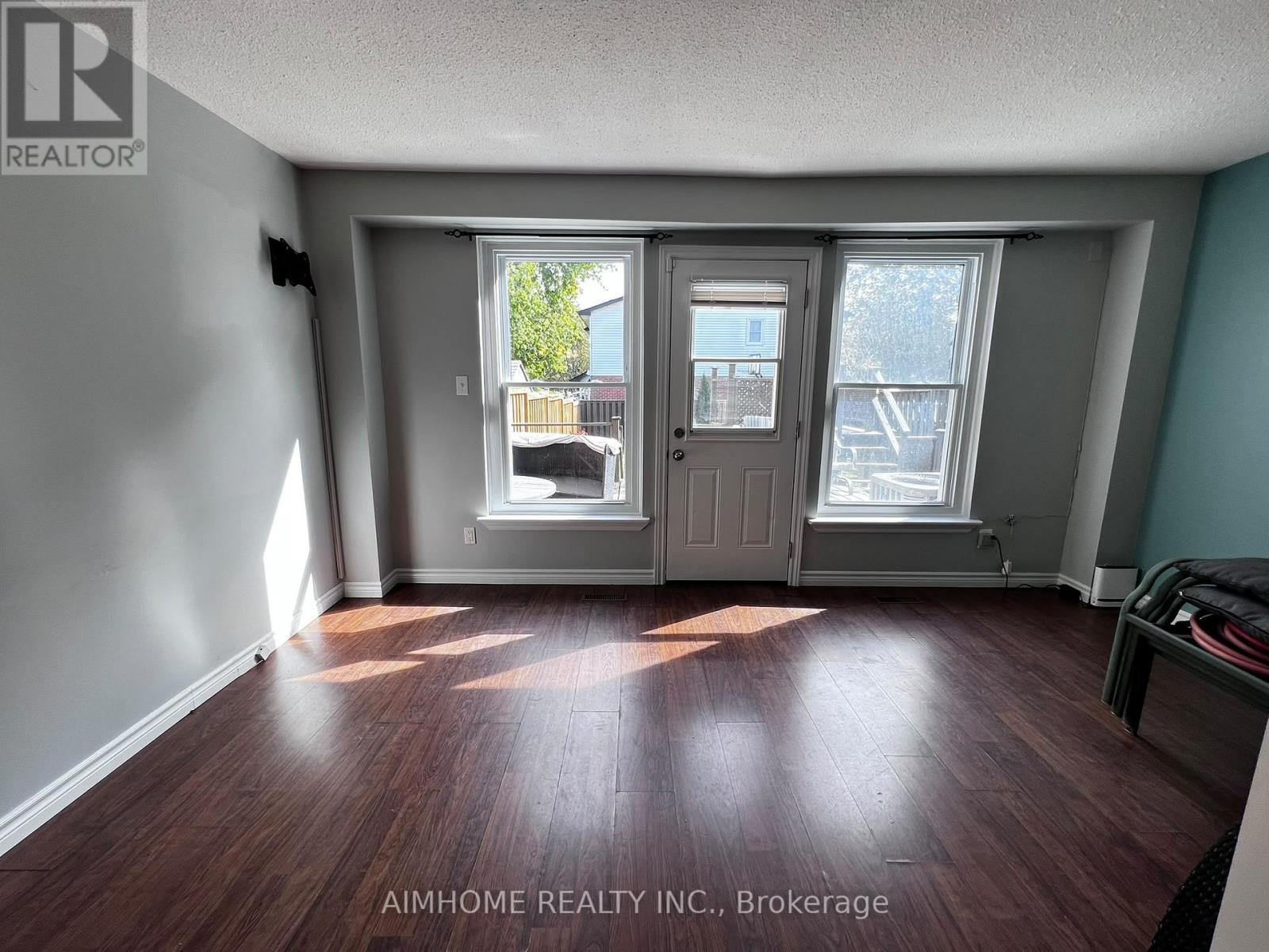 676 Balsam Crescent, Oshawa, ON photo 2