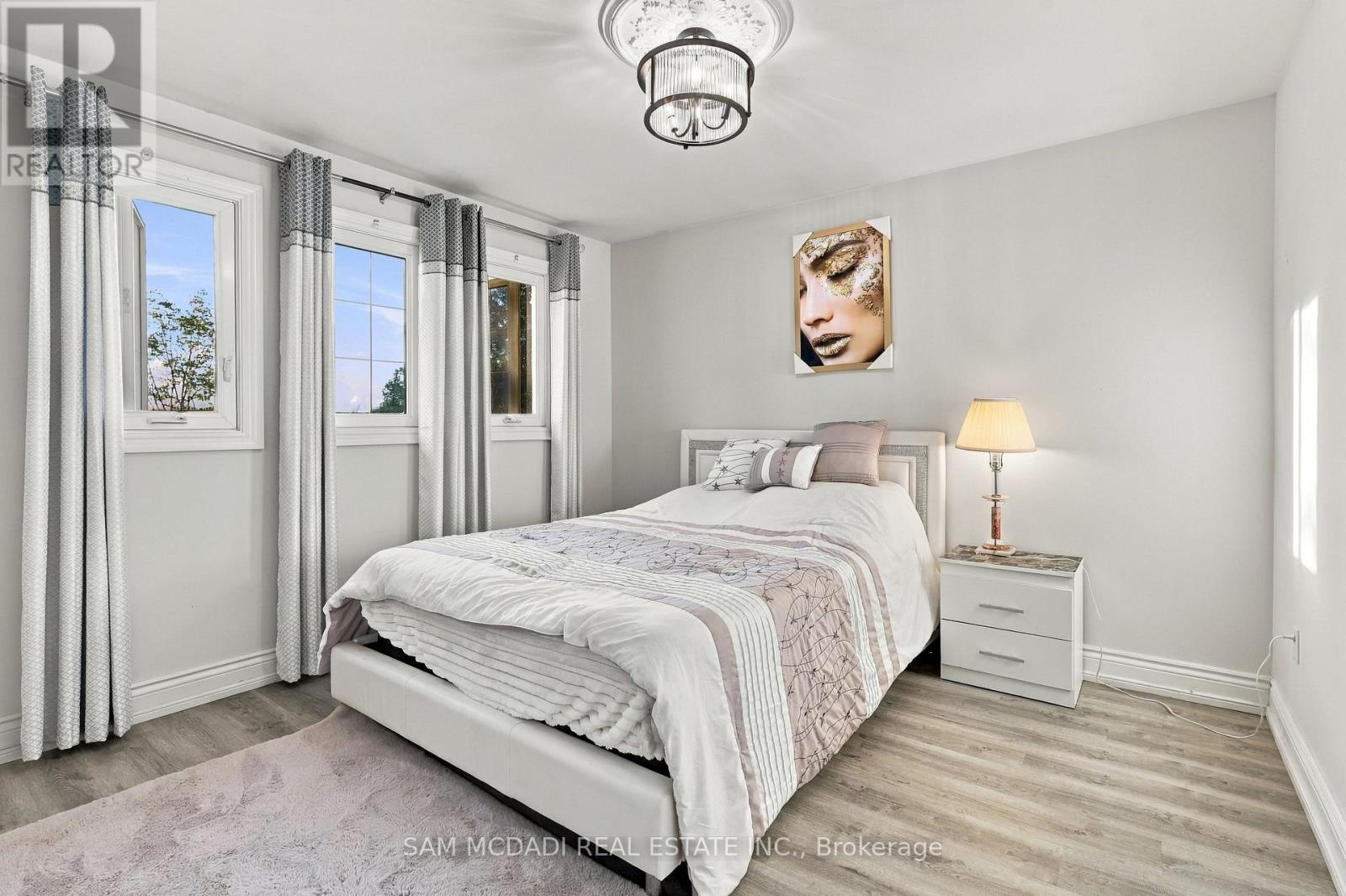 22 BUTLERS COURT - 19