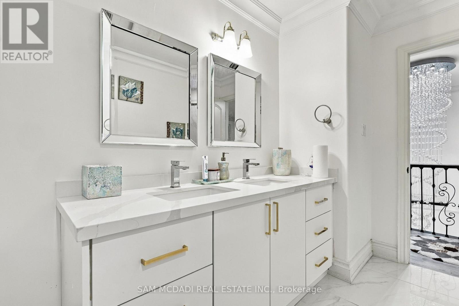 22 BUTLERS COURT - Image 21