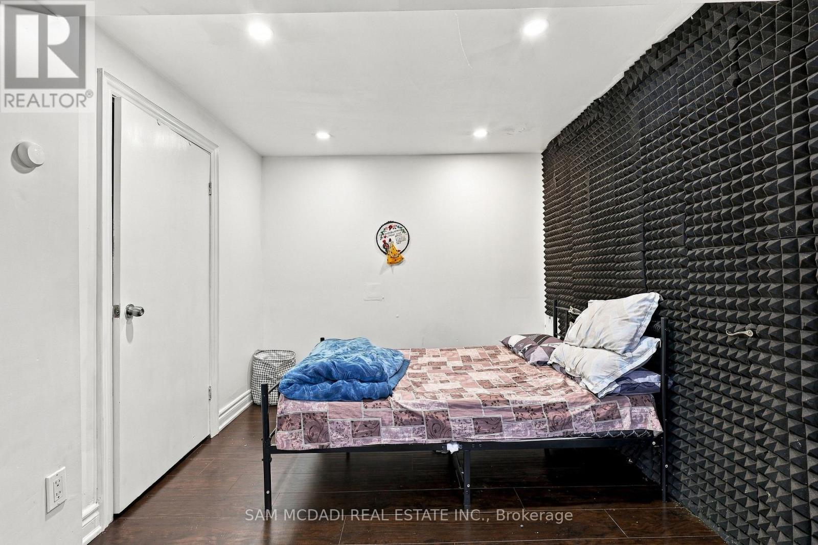 22 BUTLERS COURT - Image 28