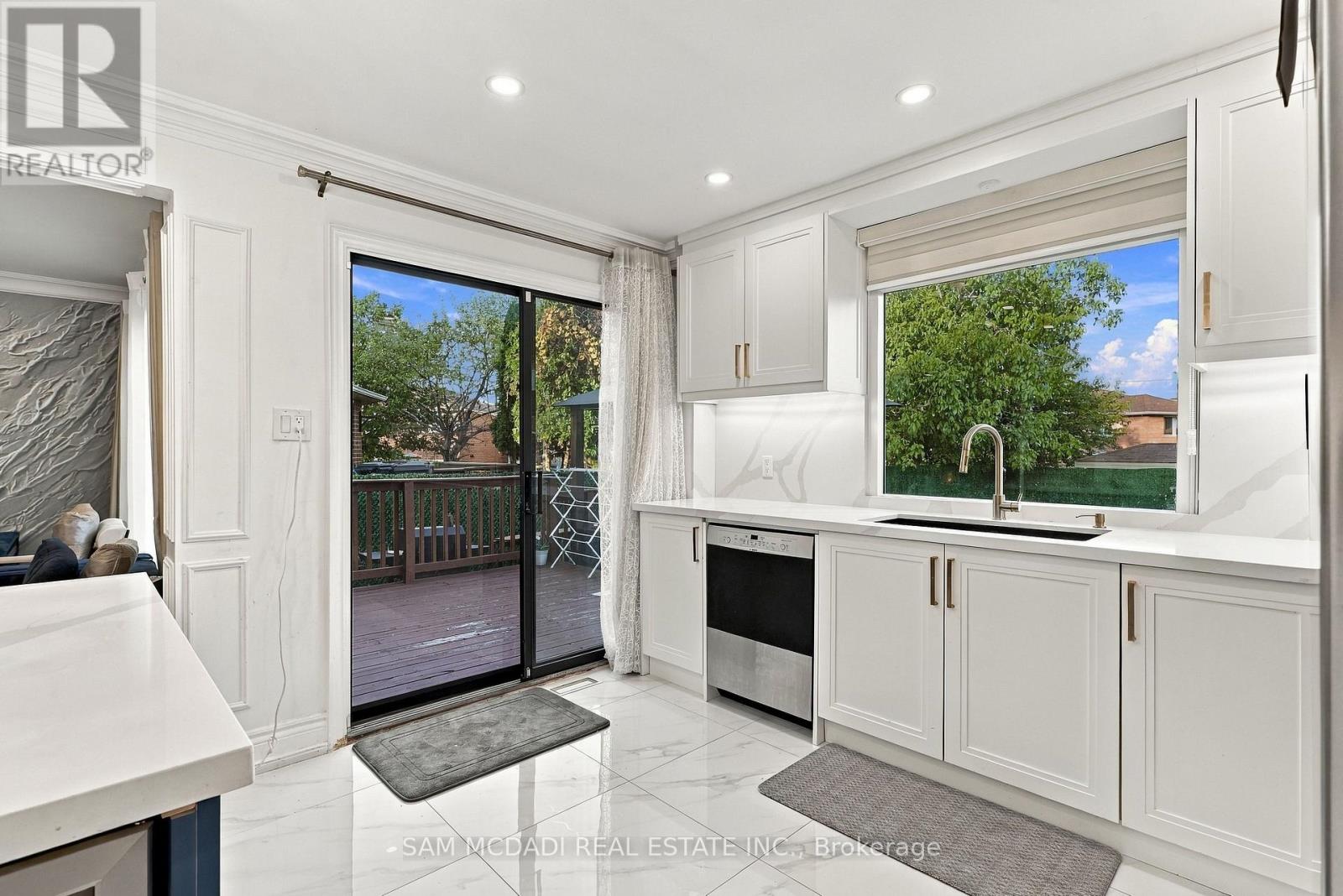 22 BUTLERS COURT - Image 9