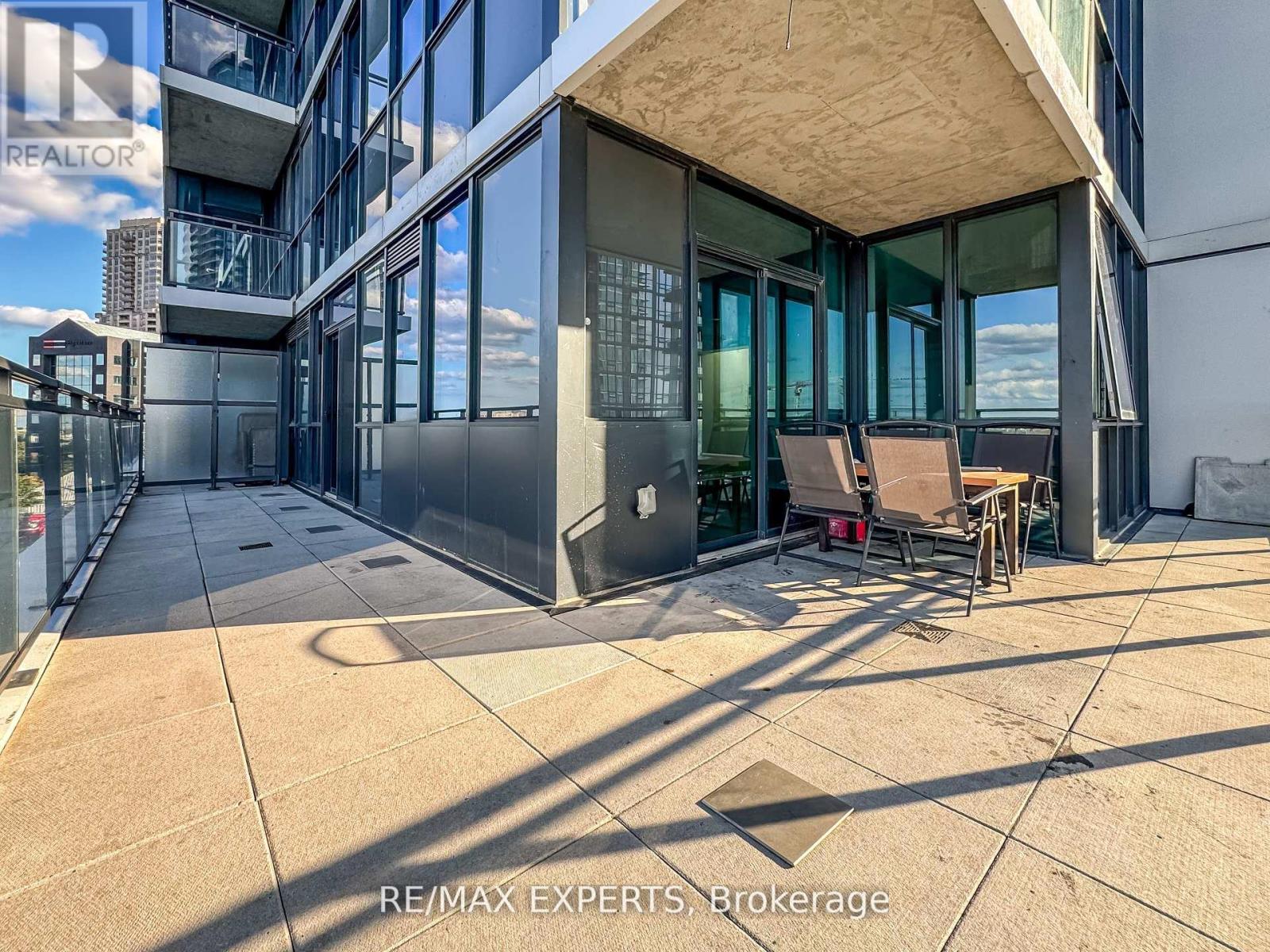 55 Eglinton Avenue West — photo 33