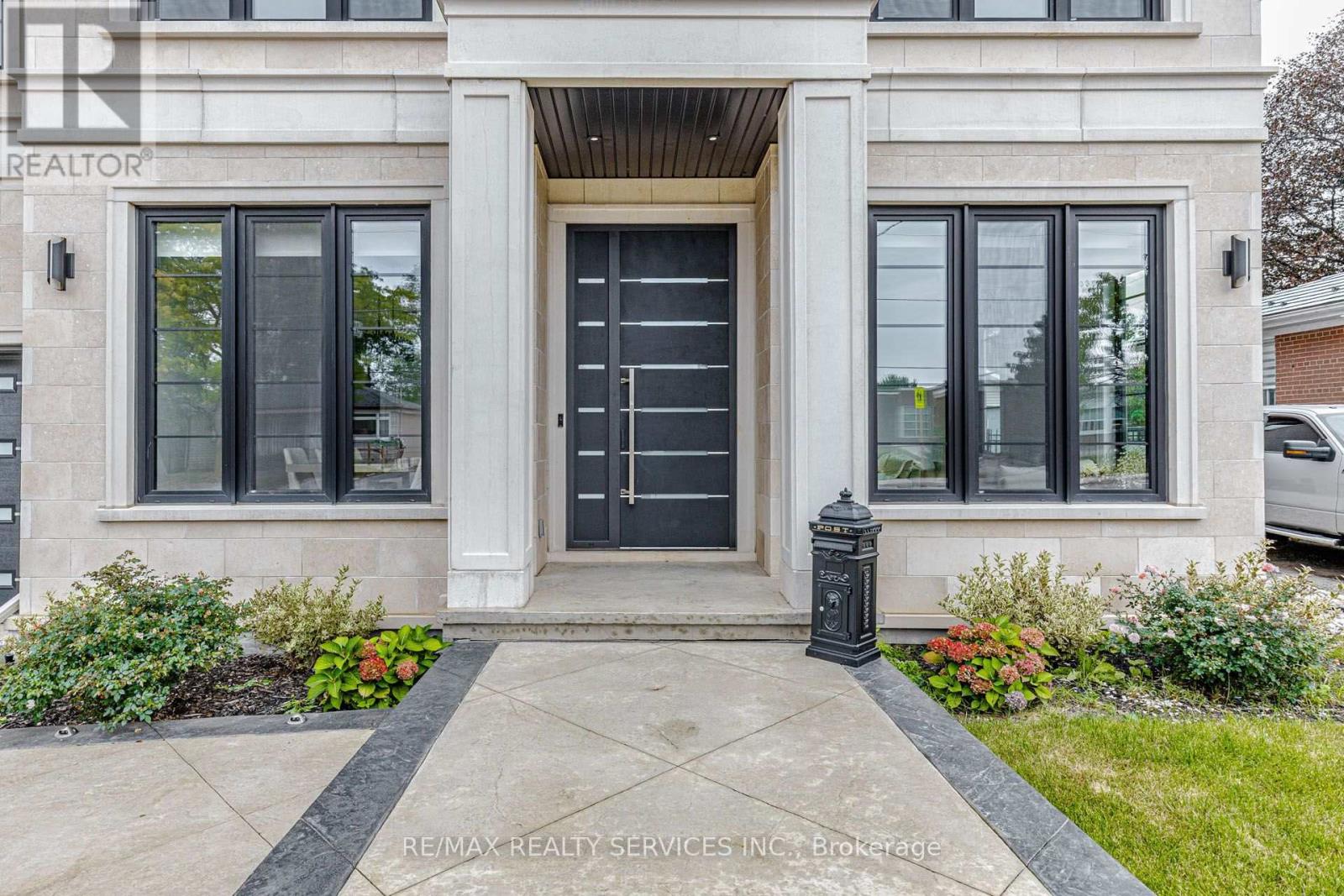 94 VISTA BOULEVARD - 2