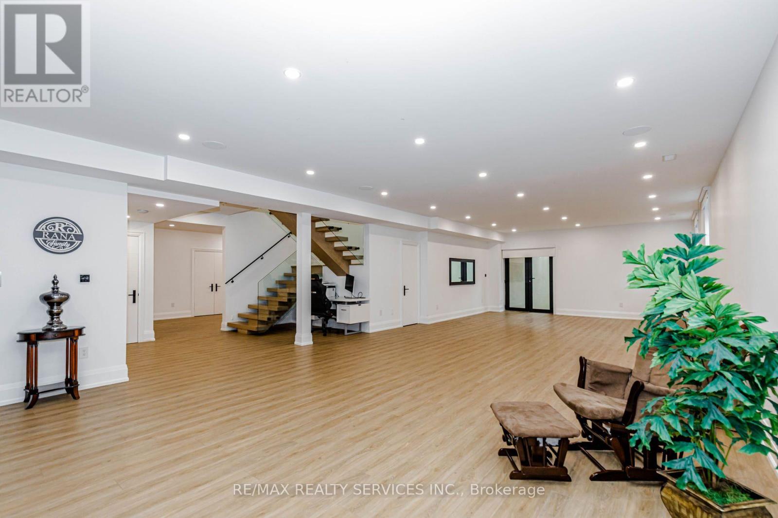 94 VISTA BOULEVARD - 41
