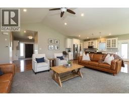4pc Bathroom - 372 E 1 Avenue N, Magrath, AB T0K1J0 Photo 12