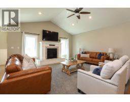 Laundry room - 372 E 1 Avenue N, Magrath, AB T0K1J0 Photo 6