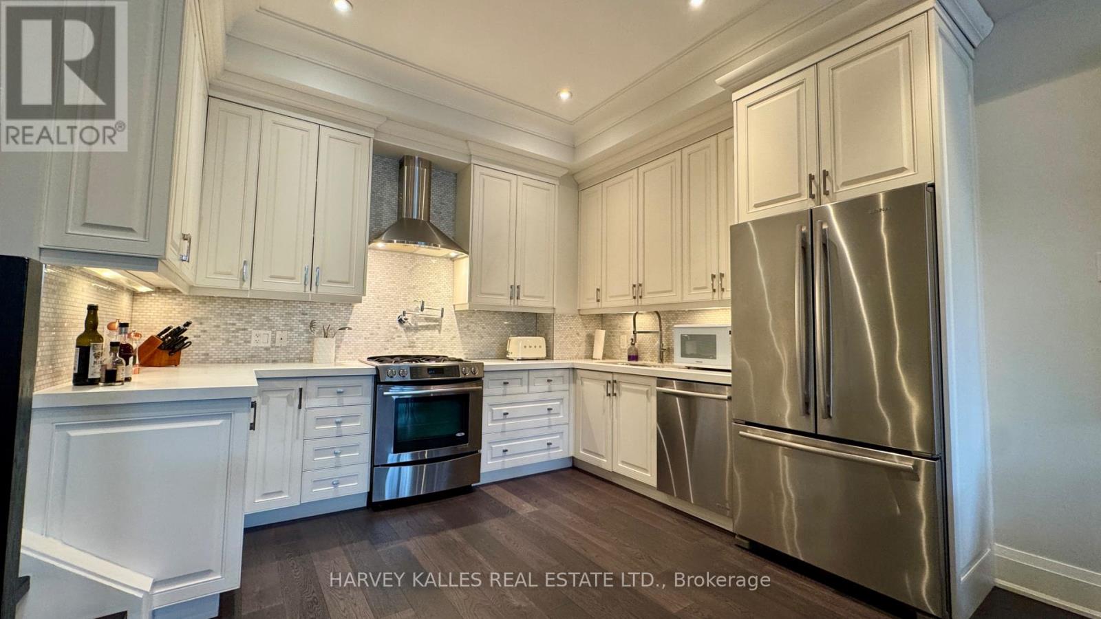 1042 AVENUE ROAD - Image 6