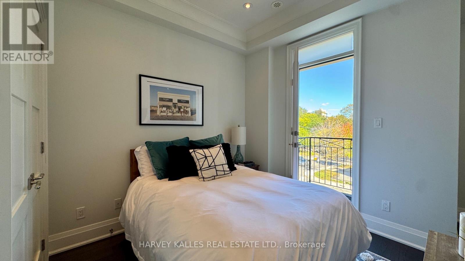 1042 AVENUE ROAD - 15