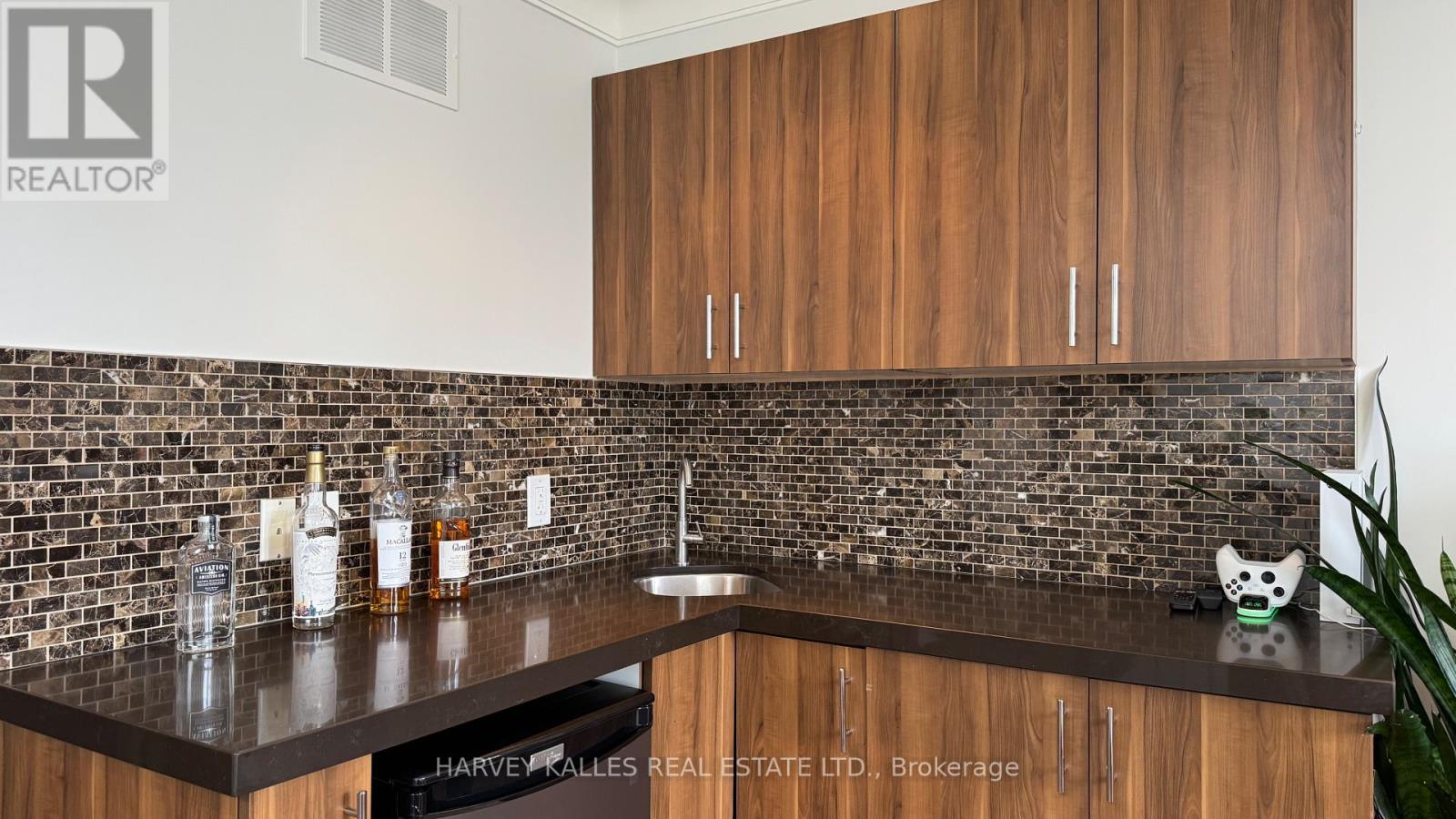 1042 AVENUE ROAD - Image 22