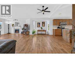 1380 Loseth Drive, Kelowna, BC V1P1M8 Photo 15