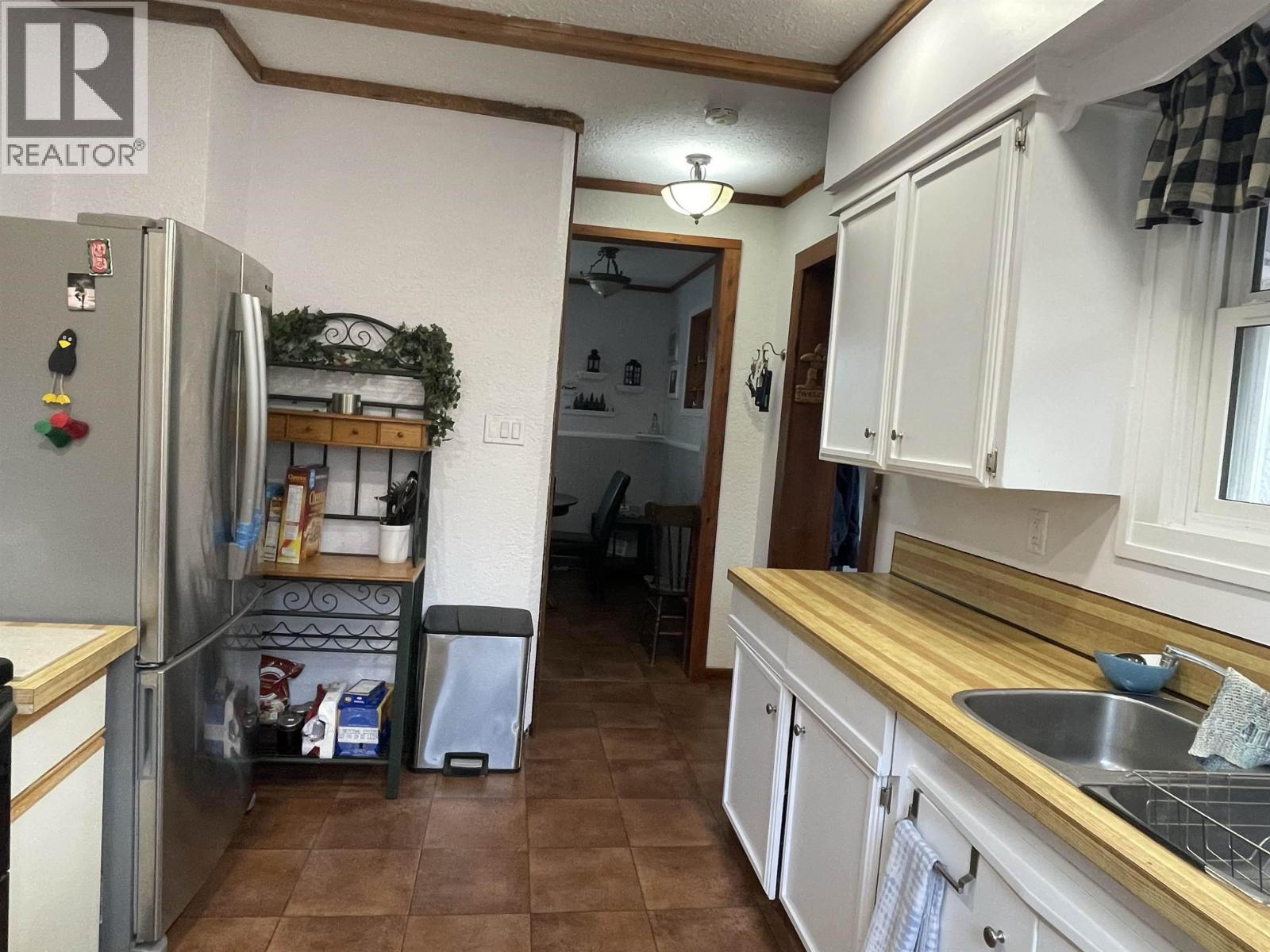 2707 BRAUN STREET - 3
